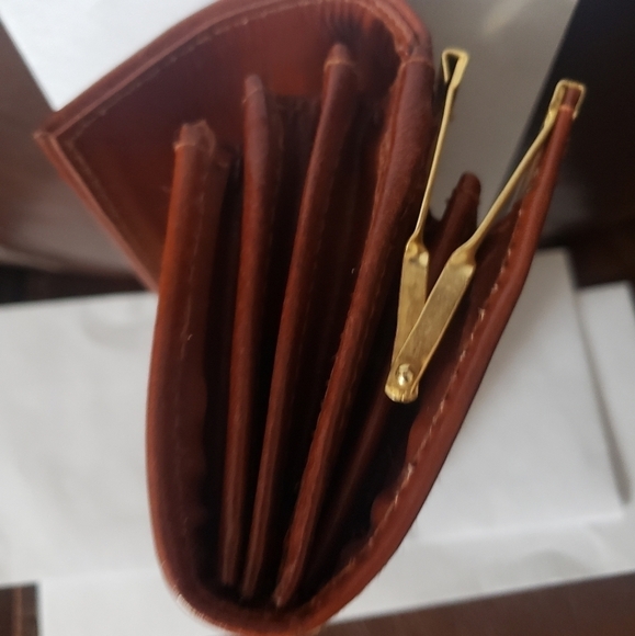 Vintage Leather Wallet - Picture 8 of 14